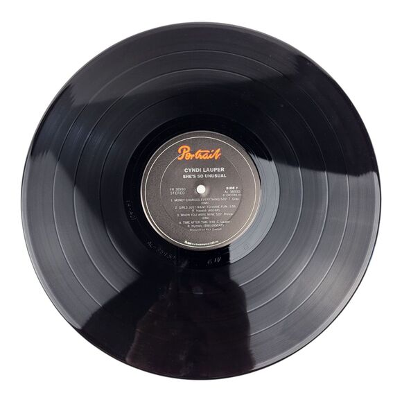 Cindy Lauper She's So Unusual Vinyl Record 1983 First Press 38930 Portrait - Picture 8 of 13